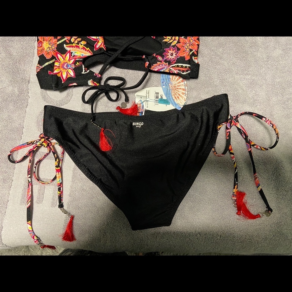 Bingo surf women’s bikini with tassels detail. - Picture 7 of 8